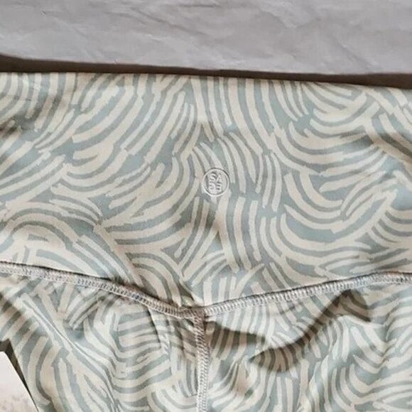 Sage Collective Women's Size Small Patterned Leggings New - Picture 4 of 11